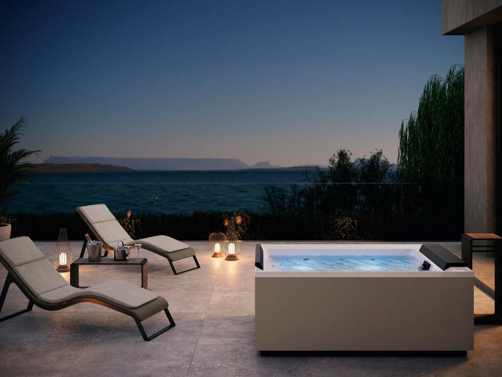 Divina Outdoor Spa by Novellini.