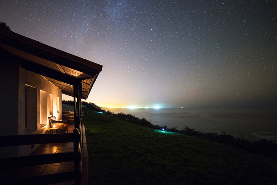 Descanso y desconexión con cielos estrellados en Villaviciosa, Asturias, España.