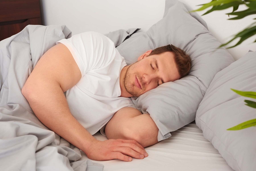 Dormir bien es beneficioso para la salud.