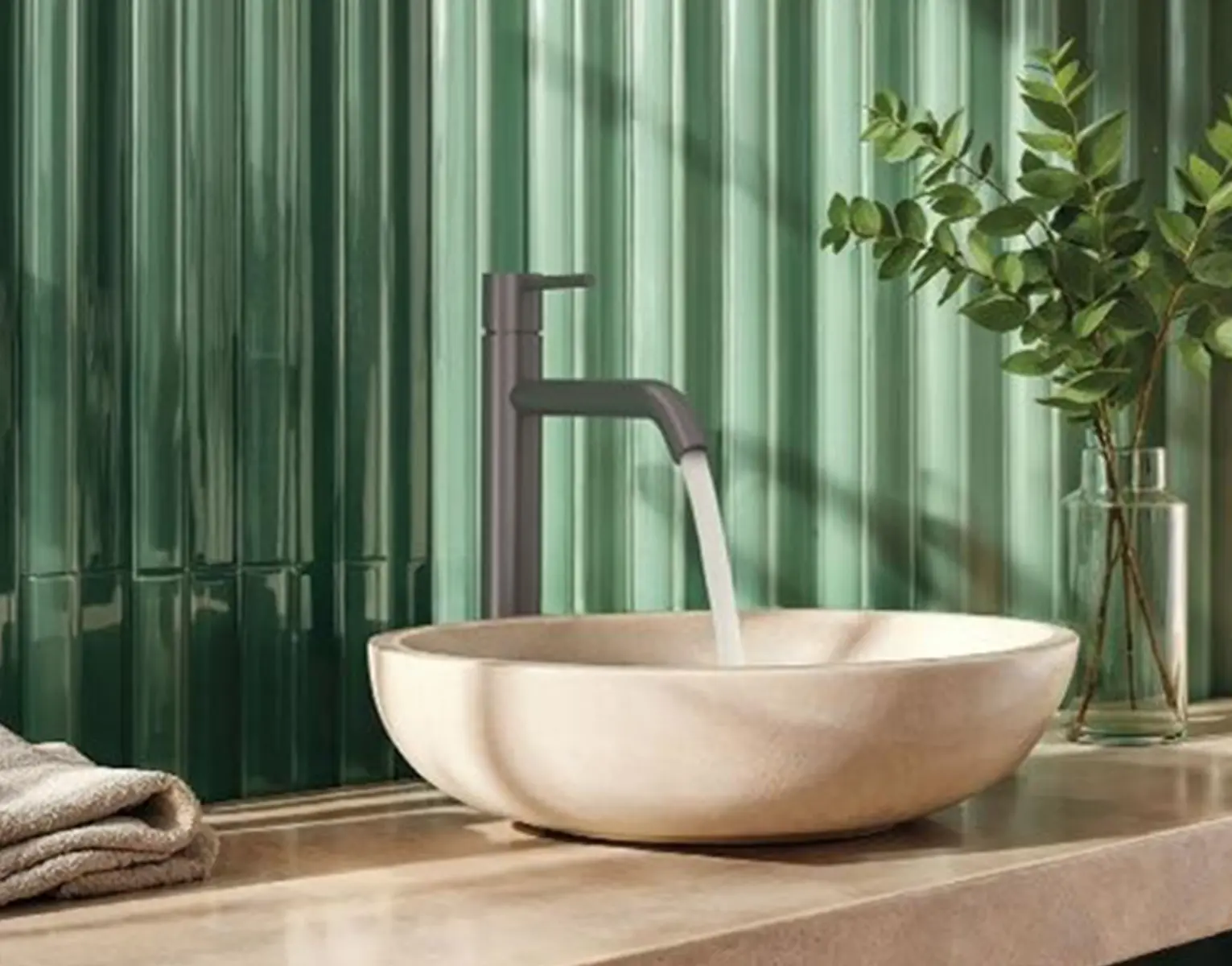 Grifo alto de lavabo Study, acabado Grafito, de TRES.