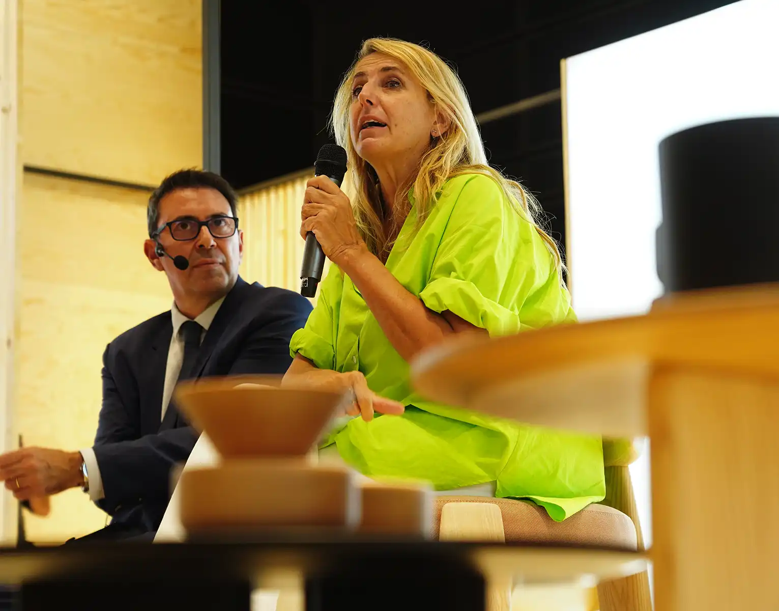 Patricia Urquiola, ganadora del Premio Nacional de Diseño en su última edición, en una visita reciente a Feria Hábitat Valencia.